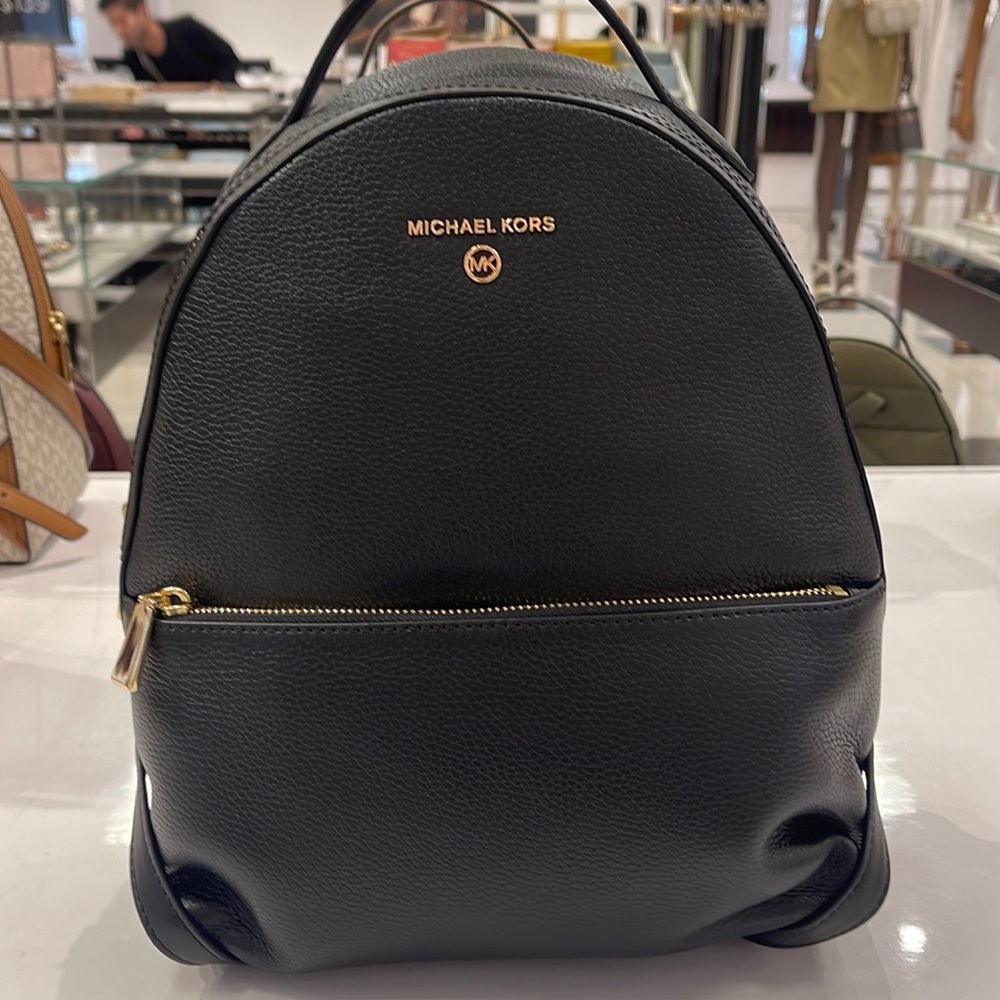 Michael Kors Womens Valerie Medium Logo Backpack 30F2G9VB2B 
Black
NWT